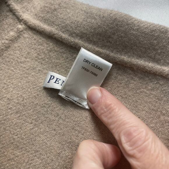 Pendleton womans wool reversable coat size medium-preowned - Picture 7 of 7